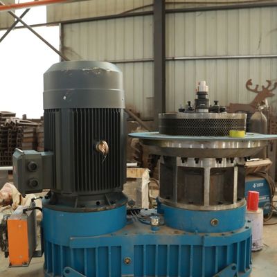 Le bois de matrice d'appartement granule l'économie d'énergie de la machine 1100kg/H 800kg/H antirouille