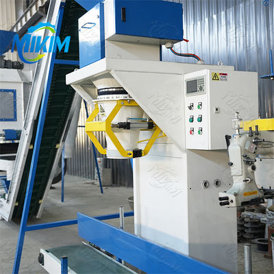 Ligne de production d'aliments pour volailles entièrement automatique permettant d'économiser de l'énergie et de réduire les émissions pour les grandes, moyennes et petites exploitations.