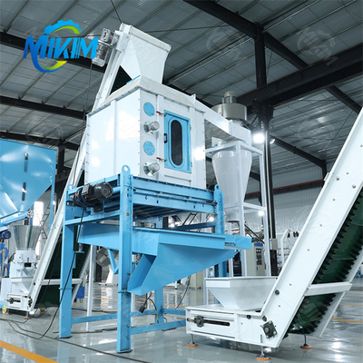 Machines d'alimentation entièrement automatiques, ligne de production de granulés pour volaille pour les fermes.