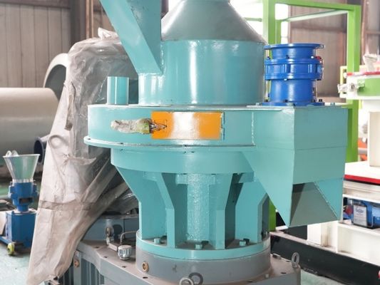 particule de Chip Wood Pellets Machine Cylindrical de feuille de 4mm 8mm pour la noix de coco Shell