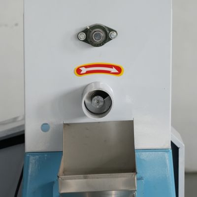 1.5*1.1*0.8m Mini Floating Fish Feed Machine granulant 60 à 700kg/H