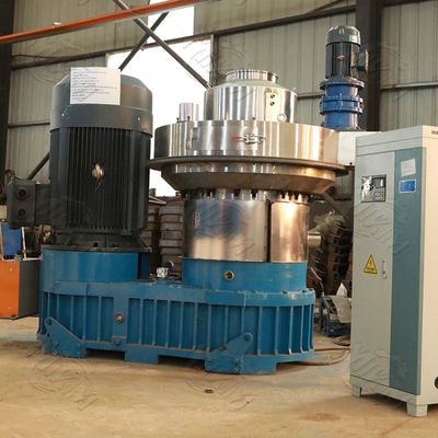 Granule en plastique de combustible organique de bagasse de luzerne faisant la machine 5000kg/H 2mm