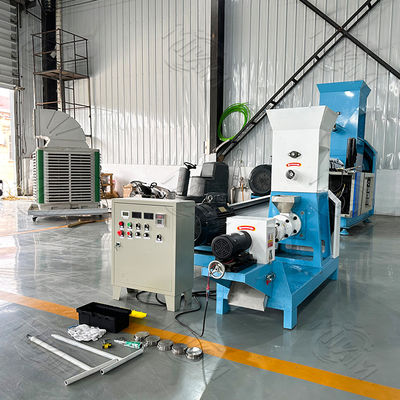 Ligne de transformation des aliments à base de granulés pour chiens entièrement automatique avec extrudeuse contrôlée par PLC pour poissons